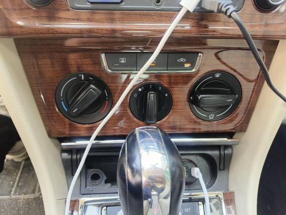 [深圳·粤B] 二手大众朗逸2013款 改款经典 1.6L 自动舒适版