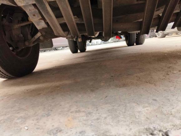 [杭州·赣L] 二手依维柯依维柯褒迪2012款 2.5T-A32 基本型