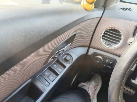 [无锡·苏B] 二手雪佛兰科鲁兹2013款 掀背 1.6L 自动豪华型