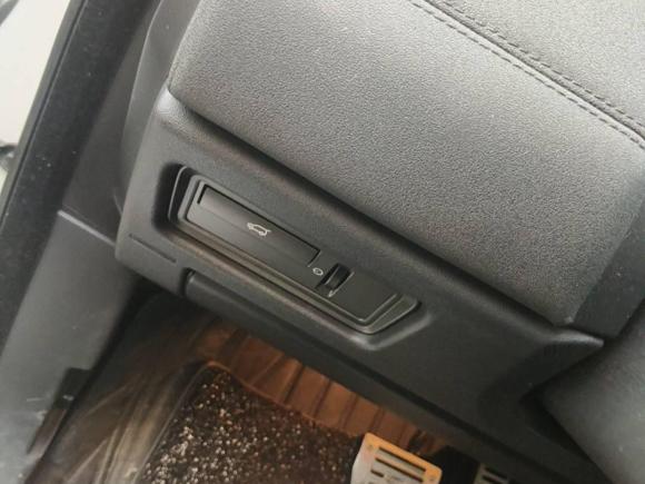 [常州·粤D] 二手路虎揽胜极光2015款 2.0T 五门智耀版