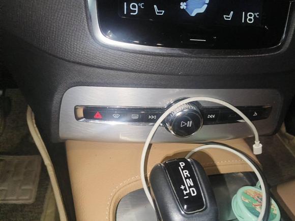 [杭州·浙A] 二手沃尔沃沃尔沃XC902018款 T5 智逸版 7座