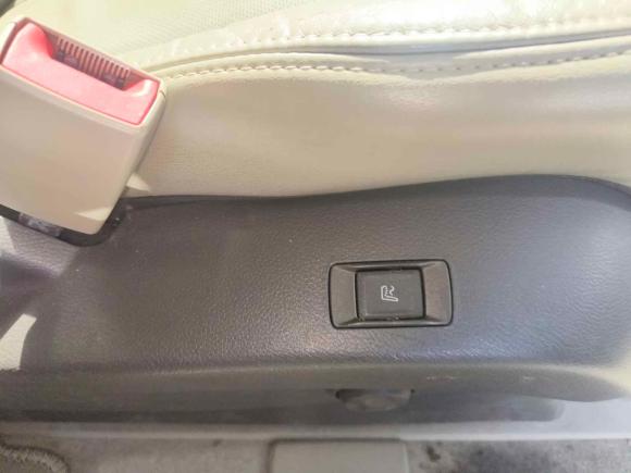 [深圳·粤B] 二手别克别克GL82013款 3.0L XT豪华商务旗舰版