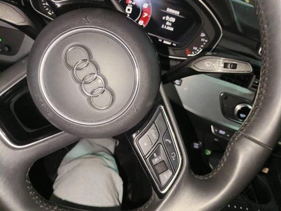 [杭州·浙A] 二手奥迪奥迪A4L2018款 30周年年型 40 TFSI 时尚型