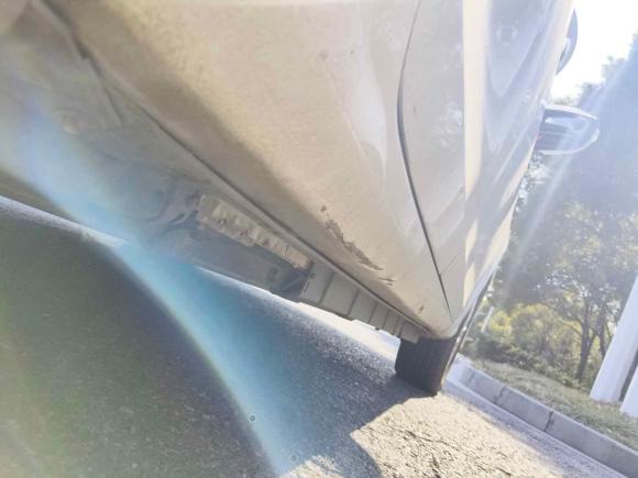 [南京·苏A] 二手比亚迪比亚迪e52018款 出行版