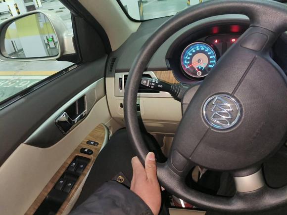 [南通·苏F] 二手别克凯越2015款 1.5L 自动经典型