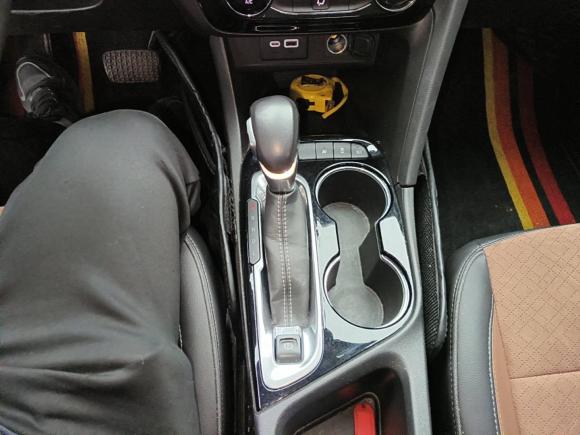 [上海·苏J] 二手别克昂科拉GX2020款 20T CVT两驱豪华型