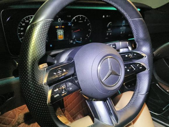 [广州·粤E] 二手奔驰奔驰E级2021款 E 300 L 运动豪华型