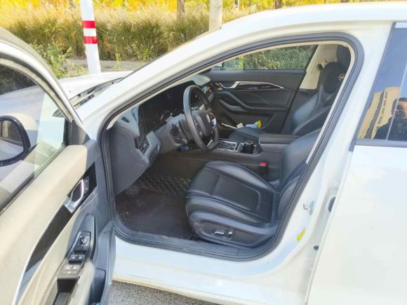 [上海·豫P] 二手奔腾奔腾B702021款 1.5T 自动悦享型