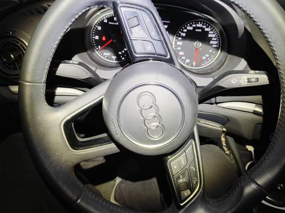 [苏州·苏E] 二手奥迪奥迪A32018款 30周年年型 Limousine 35 TFSI 进取型