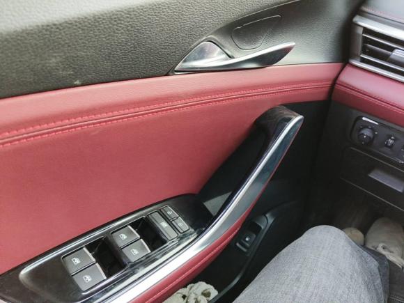 [上海·沪C] 二手上汽大通MAXUS大通T902021款 2.0T双增压 自动四驱高底盘豪华型标箱