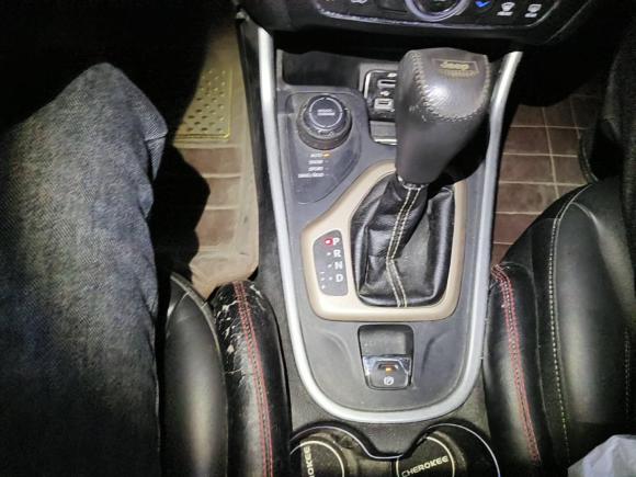 [南通·苏F] 二手Jeep自由光2016款 2.4L 优越版