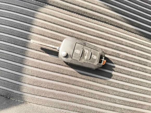 [上海·沪D] 二手标致标致4082015款 1.2T 自动豪华版