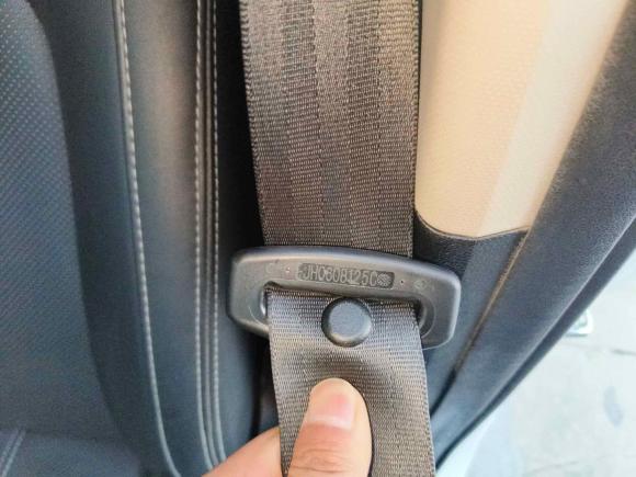 [西安·陕U] 二手奇瑞艾瑞泽52021款 PRO 1.5L 手动青春版