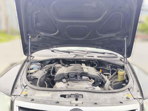 [成都·川A] 二手大众途锐2010款 3.6 限量顶配版