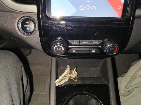 [上海·苏E] 二手奇瑞新能源小蚂蚁2022款 甜粉款 半糖版 磷酸铁锂 29.2kWh 30kW 301km