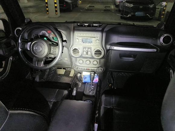 [武汉·鄂A] 二手Jeep牧马人2012款 3.6L Sahara 四门版