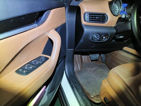 [广州·粤A] 二手玛莎拉蒂Levante2018款 3.0T 经典版