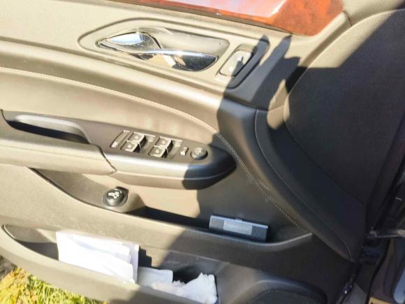 [上海·苏U] 二手凯迪拉克凯迪拉克SRX2014款 3.0L 领先型