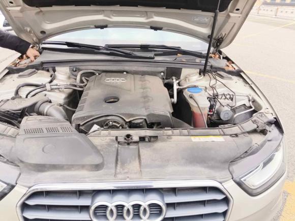 [成都·川A] 二手奥迪奥迪A4L2016款 30 TFSI 典藏版 自动舒适型