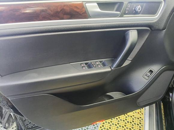[苏州·苏E] 二手大众途锐2011款 3.0TSI 标配型