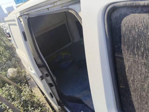 [济南·鲁A] 二手长安凯程长安睿行EM602022款 纯电动厢式运输车4498车长平顶背掀门2座60kW 41.86kWh