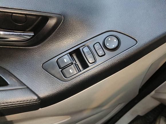 [广州·闽B] 二手大通大通G102016款 2.0T 自动精英版