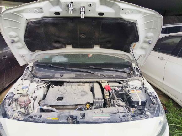 [深圳·贵A] 二手标致标致4082014款 1.8L 自动豪华版