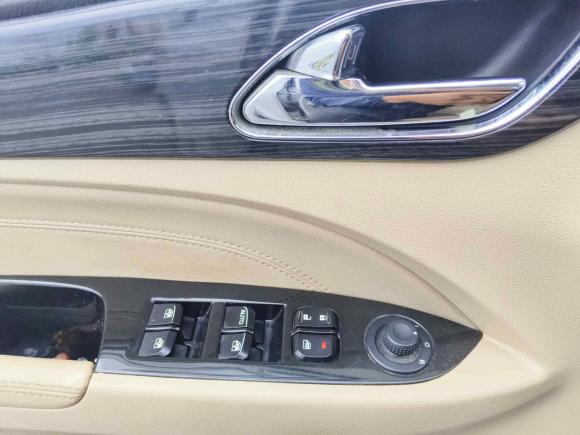 [成都·苏A] 二手宝骏宝骏7302016款 1.5T 手动豪华型 7座