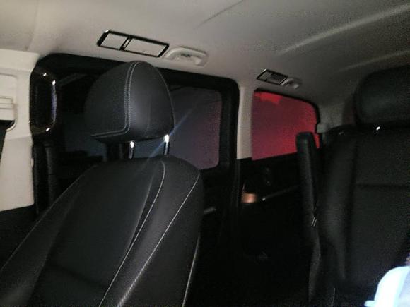 [上海·沪J] 二手奔驰威霆2021款 2.0T 精英版 9座