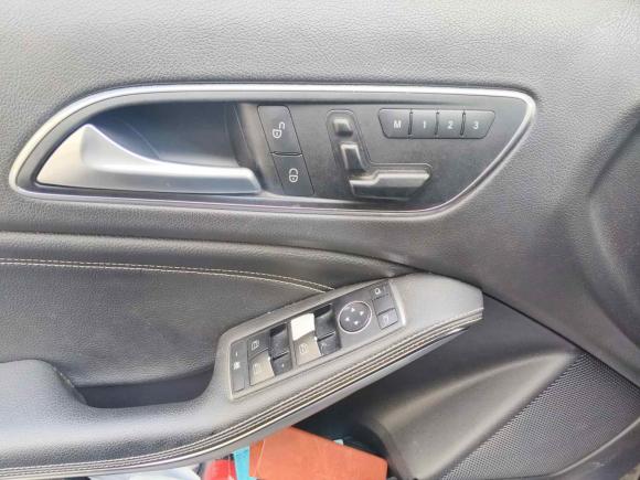 [金华·浙G] 二手奔驰奔驰GLA2015款 GLA 200 时尚型