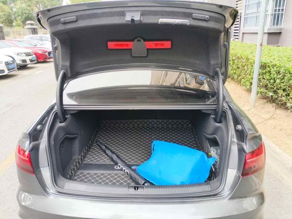 [上海·苏U] 二手奥迪奥迪A4L2023款 40 TFSI 时尚动感型