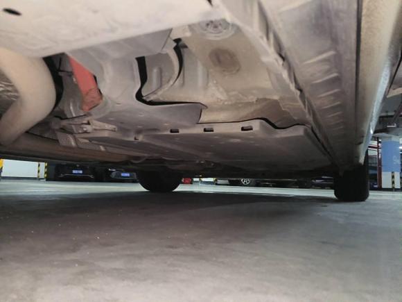 [广州·粤A] 二手丰田雷凌2016款 双擎 1.8H GS E-CVT精英天窗版