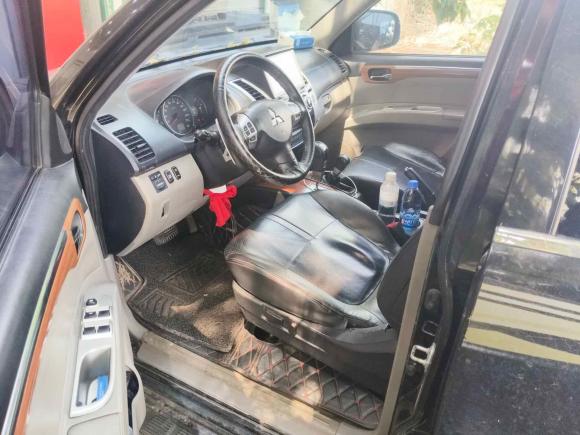 [广州·桂A] 二手三菱帕杰罗·劲畅2011款 3.0L 豪华导航版