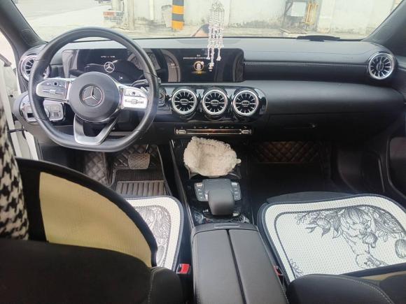 [常州·苏D] 二手奔驰奔驰A级2022款 改款二 A 200 L 运动轿车时尚型