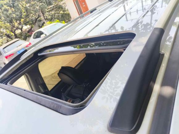 [广州·粤A] 二手东风风行风行SX62016款 1.6L CVT尊享型