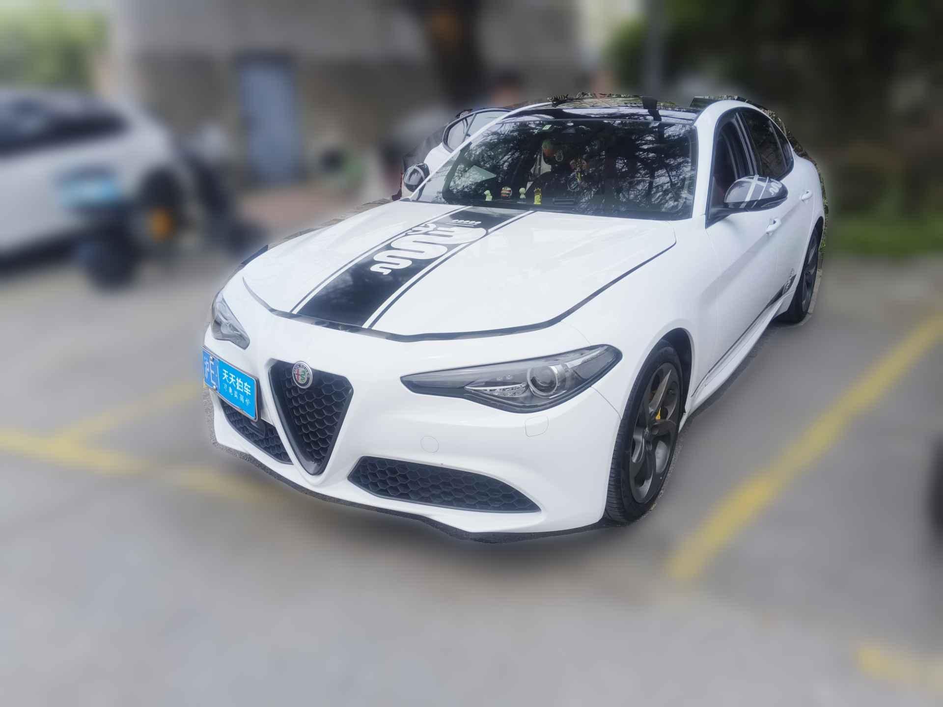 [上海·沪E] 阿尔法·罗密欧Giulia朱丽叶2020款 2.0T 280HP 黯夜魅影限量版