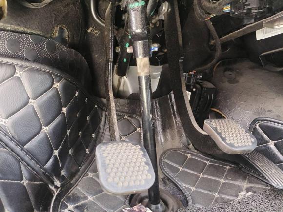 [杭州·浙F] 二手上汽大通MAXUS新途V802019款 2.5T经典款6挡手动傲运通长轴中顶7座