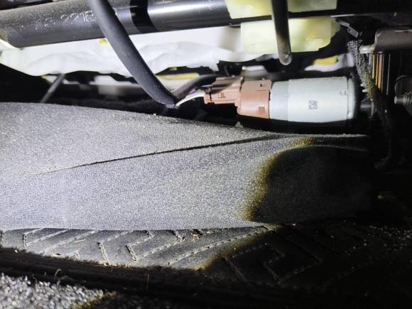 [深圳·粤B] 二手奔驰奔驰E级新能源2022款 改款三 E 350 e L 插电式混合动力轿车