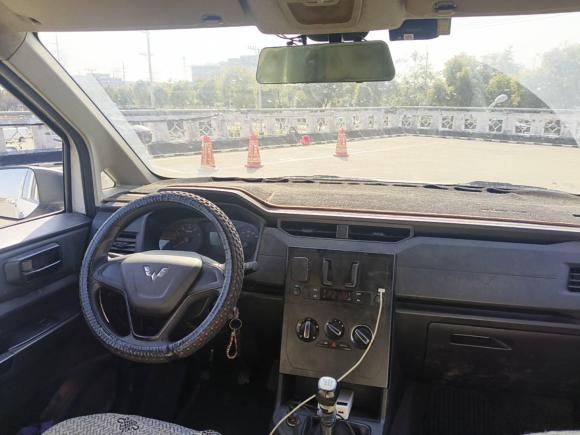 [上海·鲁R] 二手五菱汽车五菱宏光PLUS2019款 1.5T 手动标准型 5座