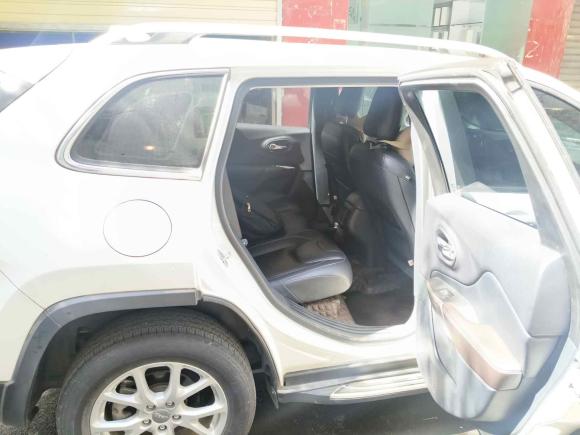 [成都·川A] 二手Jeep自由光2017款 2.0L 优越版