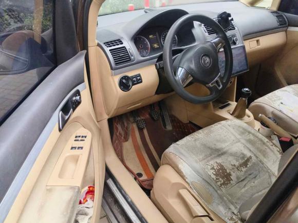 [常州·苏D] 二手大众途安2011款 1.4T 手动智尚版5座