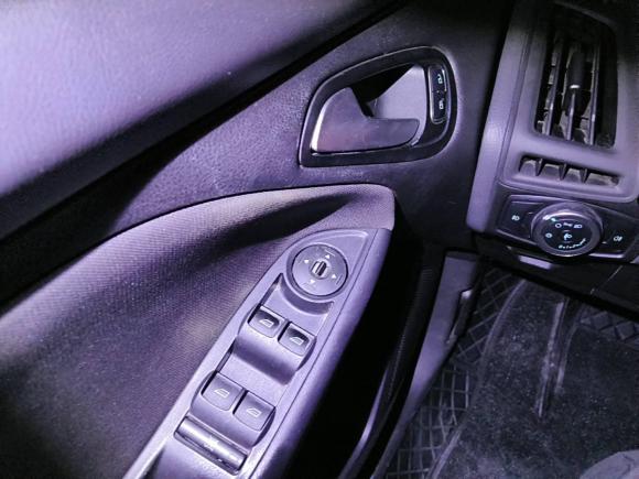 [西安·陕A] 二手福特福克斯2015款 两厢 1.6L 自动舒适型