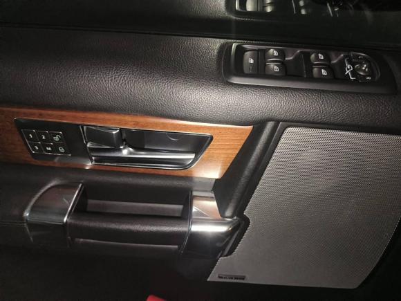 [广州·粤A] 二手路虎发现2016款 3.0 SC 曜黑典藏版 SE