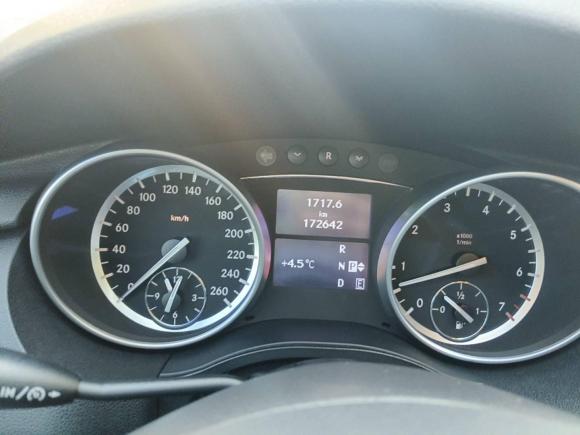 [义乌·浙G] 二手奔驰奔驰R级2017款 R 320 4MATIC 商务型臻藏版