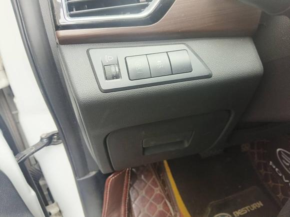 [武汉·鄂A] 二手一汽森雅R72017款 1.6L 自动智能型