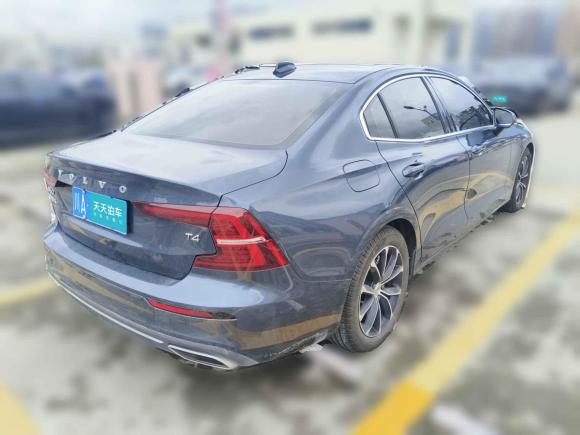 [成都·川A] 二手沃尔沃沃尔沃S602021款 T4 智逸豪华版