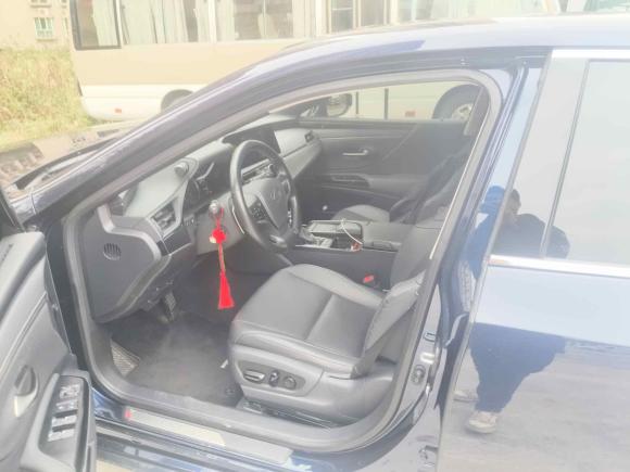 [深圳·粤B] 二手雷克萨斯雷克萨斯ES2021款 300h 卓越版