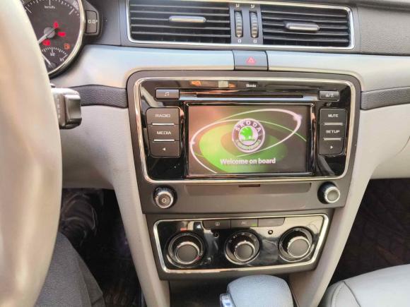 [上海·沪C] 二手斯柯达昊锐2009款 1.8TSI 自动优雅版