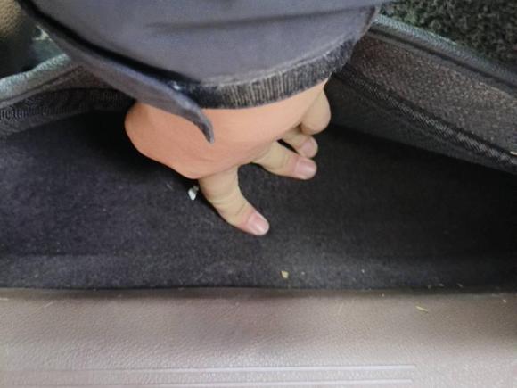 [无锡·苏B] 二手奔驰奔驰E级新能源2022款 改款三 E 350 e L 插电式混合动力轿车