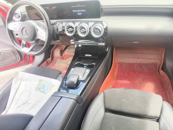 [杭州·浙A] 二手奔驰奔驰A级2022款 改款 A 200 L 运动轿车时尚型